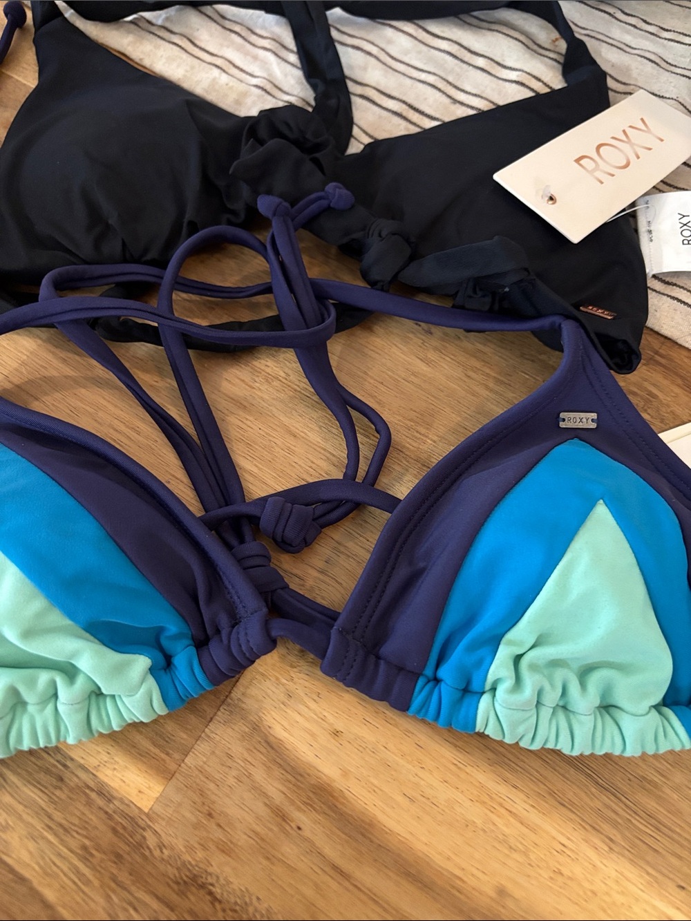 2 Roxy bathing suit tops - Picture 2 of 2